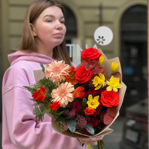 Bright spring bouquet «Warm Dreams»