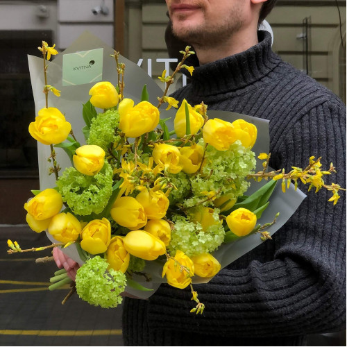 25 сонячних тюльпанів у букеті «Весняний лимонад»