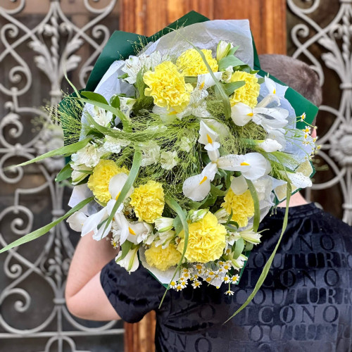 Світлий пухнастий букет «Смарагдове літо»