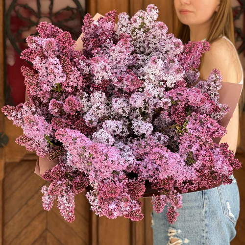 Сезонний букет із 25 гілок розкішного бузку «Вечірній океан»