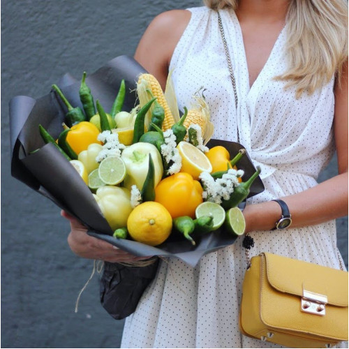 Stylish-yellow-fruit-vegetable bouquet