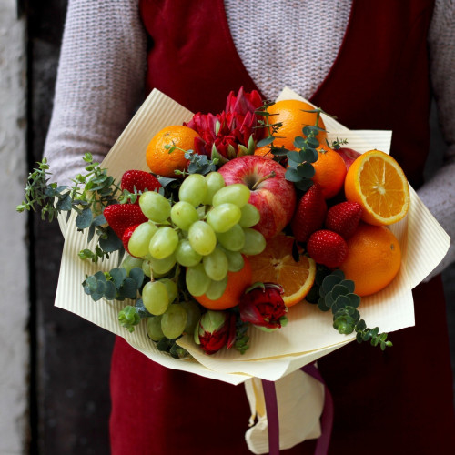 Букет Полунична весна