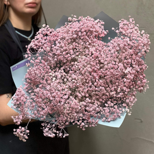 11 гілок ніжно-рожевої гіпсофіли у букеті «Сунична меренга»