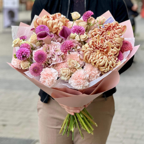 Обʼємний букет з хризантемою «Розкіш осені»