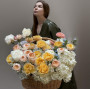 Розкішний квітковий кошик «Королівське золото»
