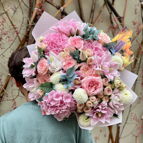 Розкішний та ароматний букет «Сади Семіраміди»