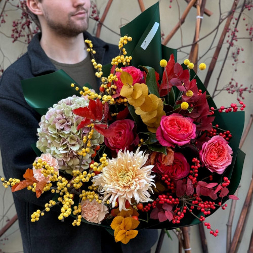 Розкішний букет з хризантемою Avignon «Яскравий сплеск»