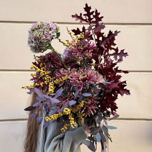 Фантастичний цікавий букет з хризантемою Safina «Багряний місяць»