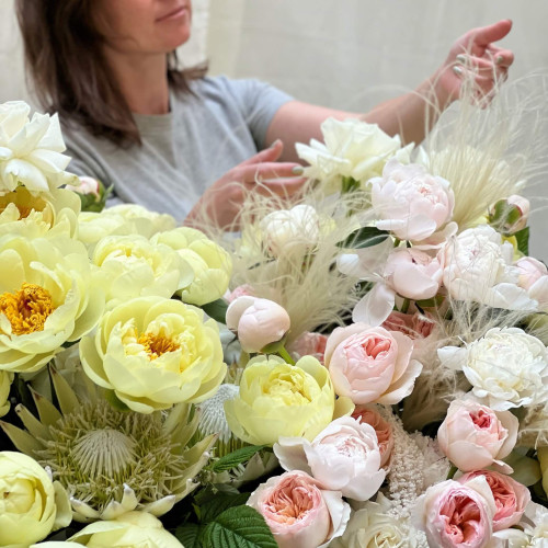 Квітковий кошик «Заворожуюча румба»