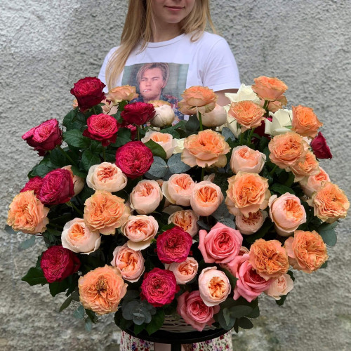 101 піоновидна троянда у кошику «Океан обійм»