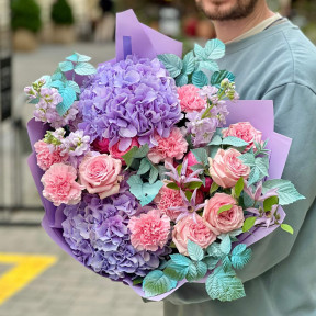 Об'ємний букет з гортензією «Романтичний Львів»