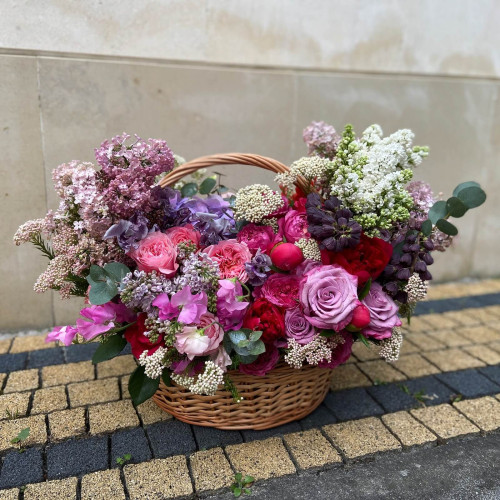 Basket with flowers «Sea of Spring»