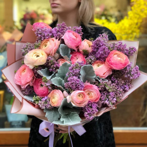 Ранункулюс-Бузок-Сенеціо