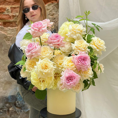 Коробка з квітами «Шампанські очі»