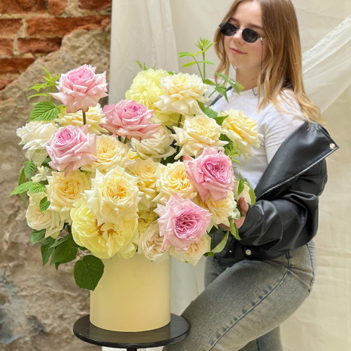 Коробка з квітами «Шампанські очі»