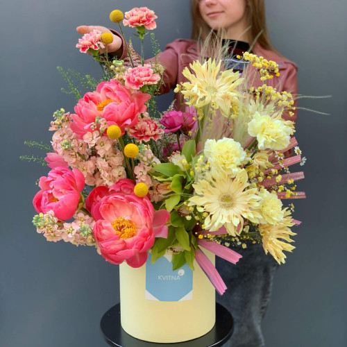 Flower box «Caribbean Delight»