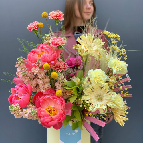 Flower box «Caribbean Delight»