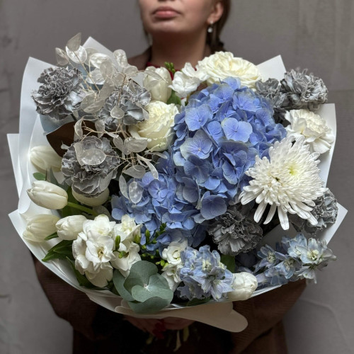 Великий букет з гортензією та тюльпанами «Морозний світанок»