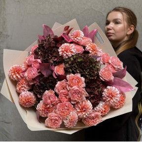 Пишний незвичайний букет «Оксамитова любов»