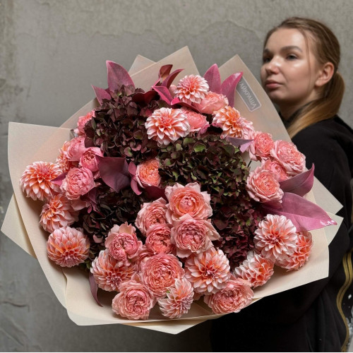 Пишний незвичайний букет «Оксамитова любов»