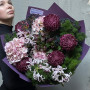 Фіолетовий букет з гортензіями на каркасі «Спів пурпурового колібрі»