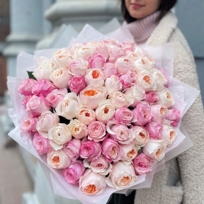 Букет із 69 піоновидних троянд David Austin «Єдина, моя!»