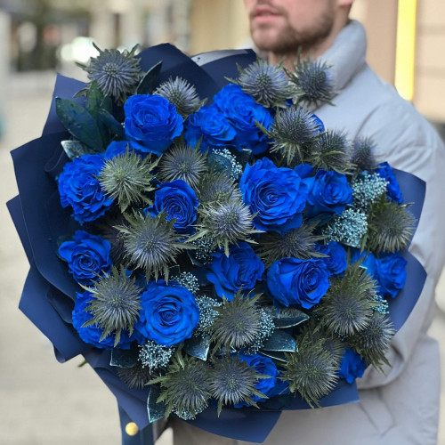 Розкішний букет із синіх троянд «Коштовні сапфіри»