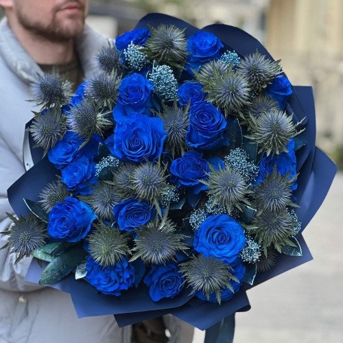 Розкішний букет із синіх троянд «Коштовні сапфіри»