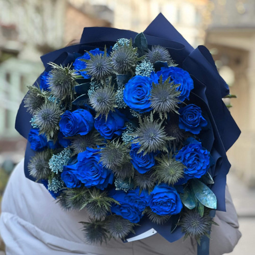Розкішний букет із синіх троянд «Коштовні сапфіри»
