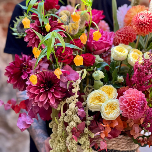 Роскошная корзина из сезонных цветов «Осенняя феерия»
