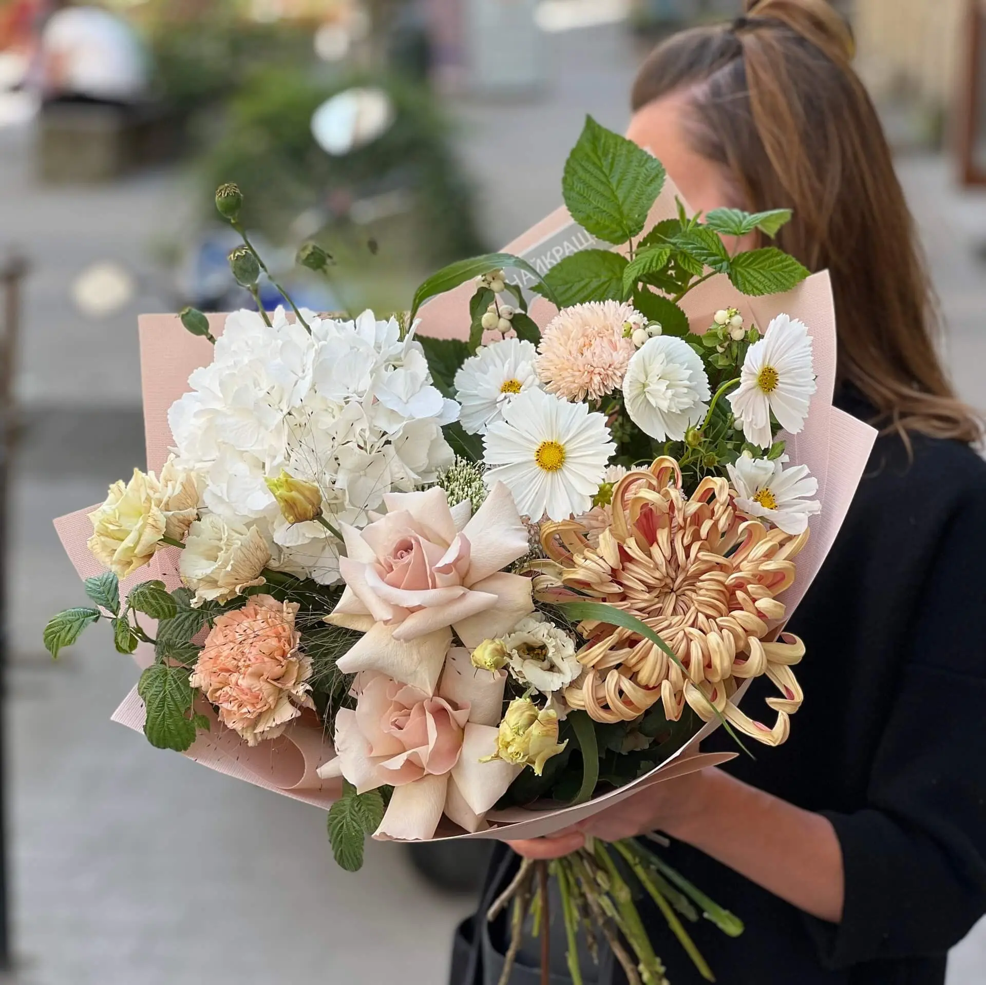 Bouquet «Golden Mariya» price 2 990 грн delivery to Lviv - Kvitna