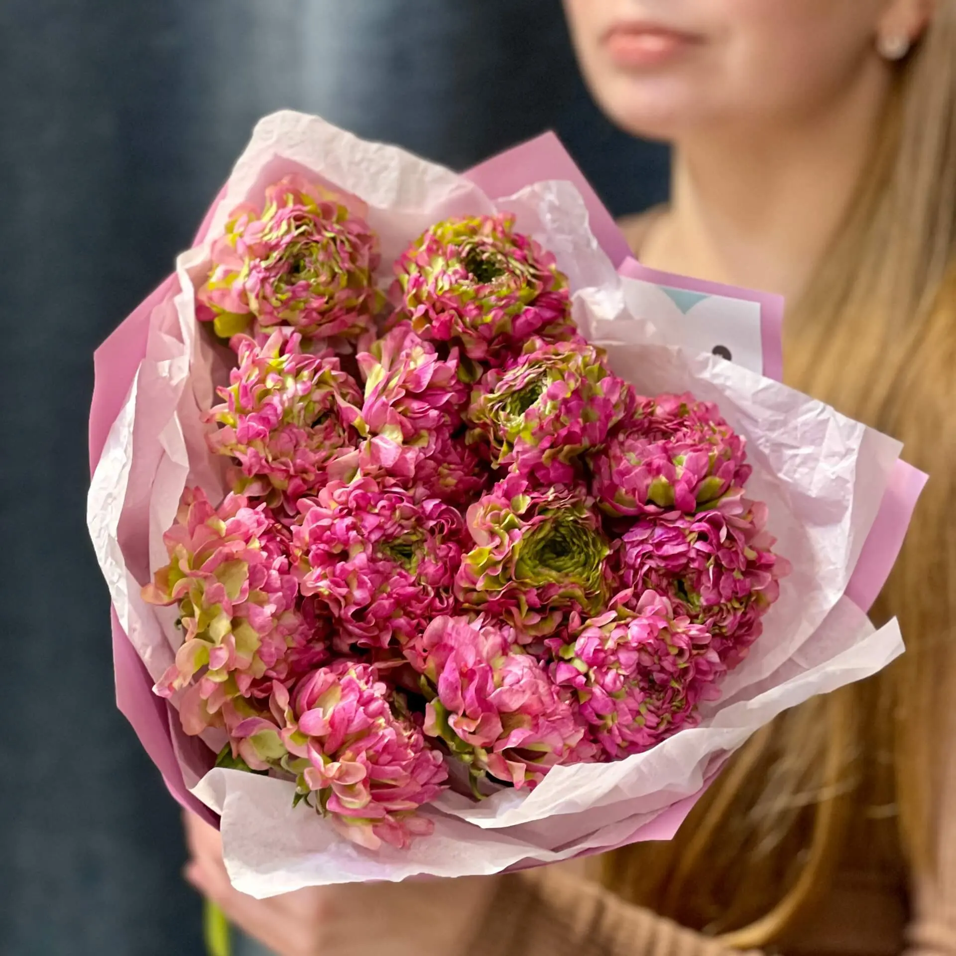 Malva Ranunculus 13 unusual Pon Pon Malva ranunculus in the bouquet «Cozy Mallows» price ...