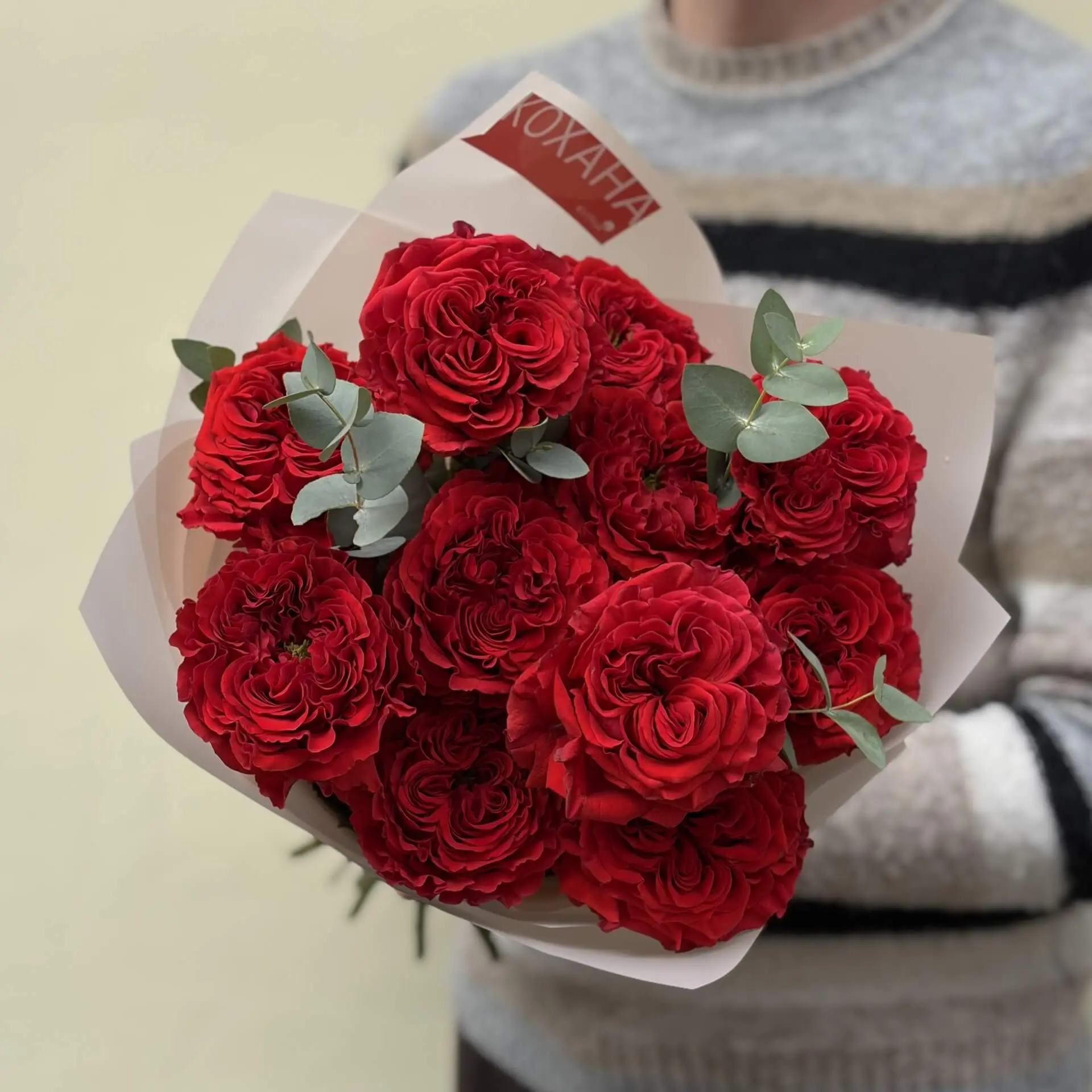 11 Red Eye roses and eucalyptus in the bouquet «Lace Flame» price 3 560 ...