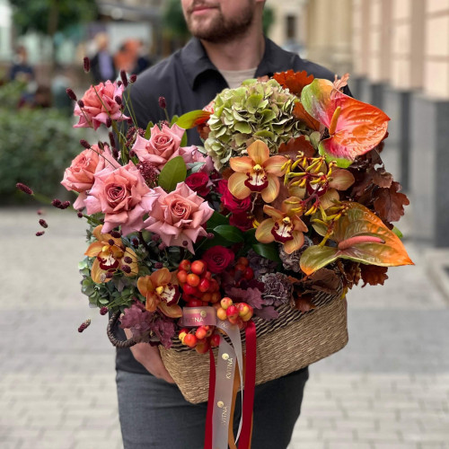 Кошик з квітами «Королева осені»