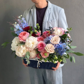 Кошик з квітами «Флоренція»