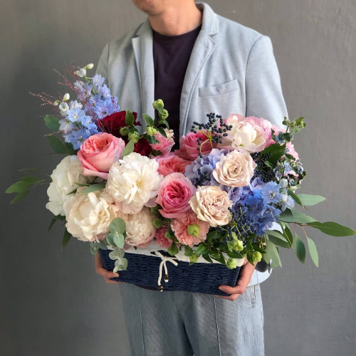 Кошик з квітами «Флоренція»
