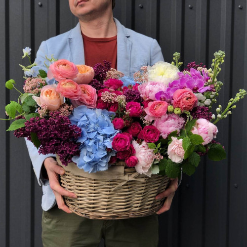 Basket with flowers "Berry Caprice"