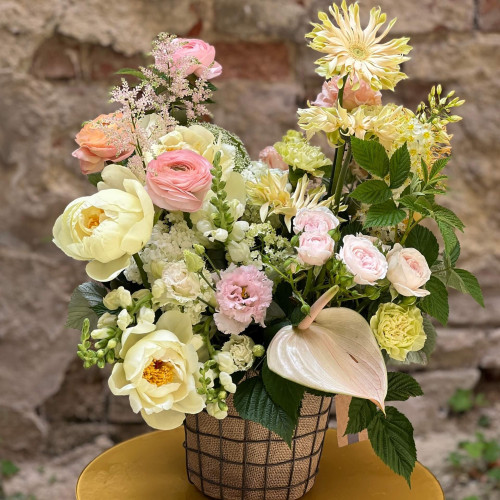 Життєрадісна світла композиція «Ранкове пробудження»