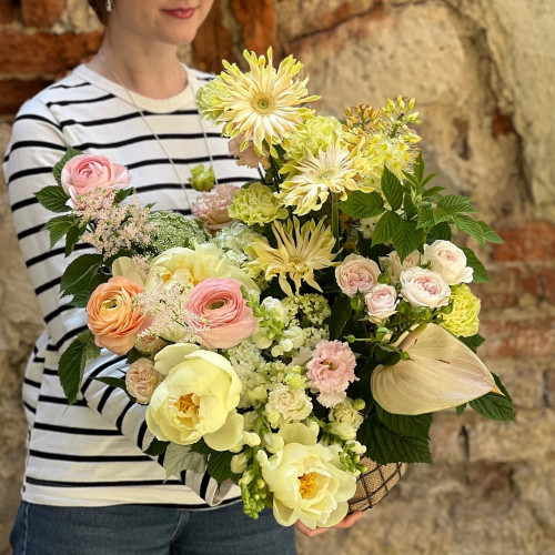 Життєрадісна світла композиція «Ранкове пробудження»