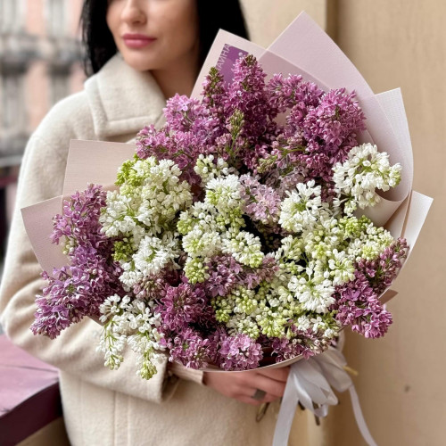 Запашний букет з 21 гілочки бузку «Красива весна»