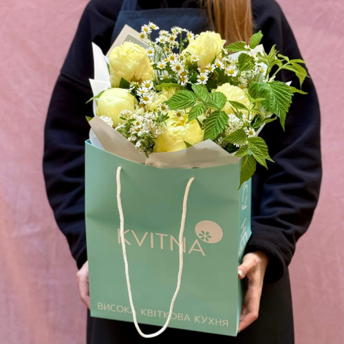 Lemon bouquet of peonies «Mom's Sunshine»