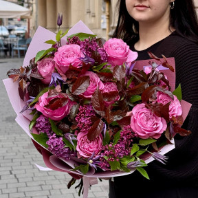 Пишний букет з трояндою Queens Crown «Розкішний вечір»