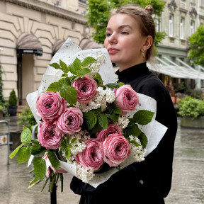 Ароматний букет з бузком та трояндою Peony Kiss «Огортаюча ніжність»