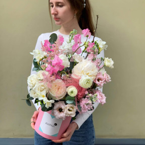 Квіти в коробці «Рідні обійми»