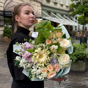 Ніжний букет з герберою «Промінчик для мами»