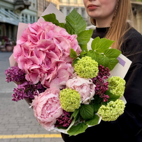 Ніжний букет з гортензією «Рожевий оксамит»