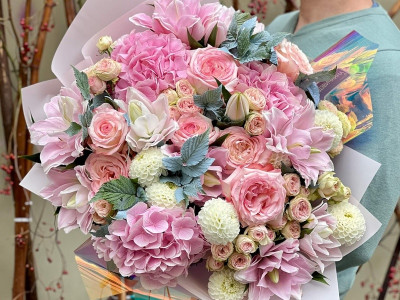 Експрес-доставка квітів (до 60 хв)