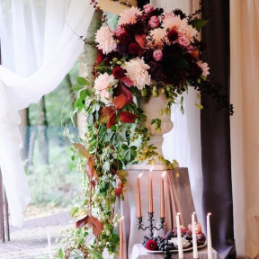 Making a wedding a turn-key flower