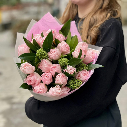 Хрусткий букет із тюльпанів Дрімер та скімії «Сад мрій»