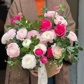 Вишукана композиція з ранункулюсів «Романтична красуня»